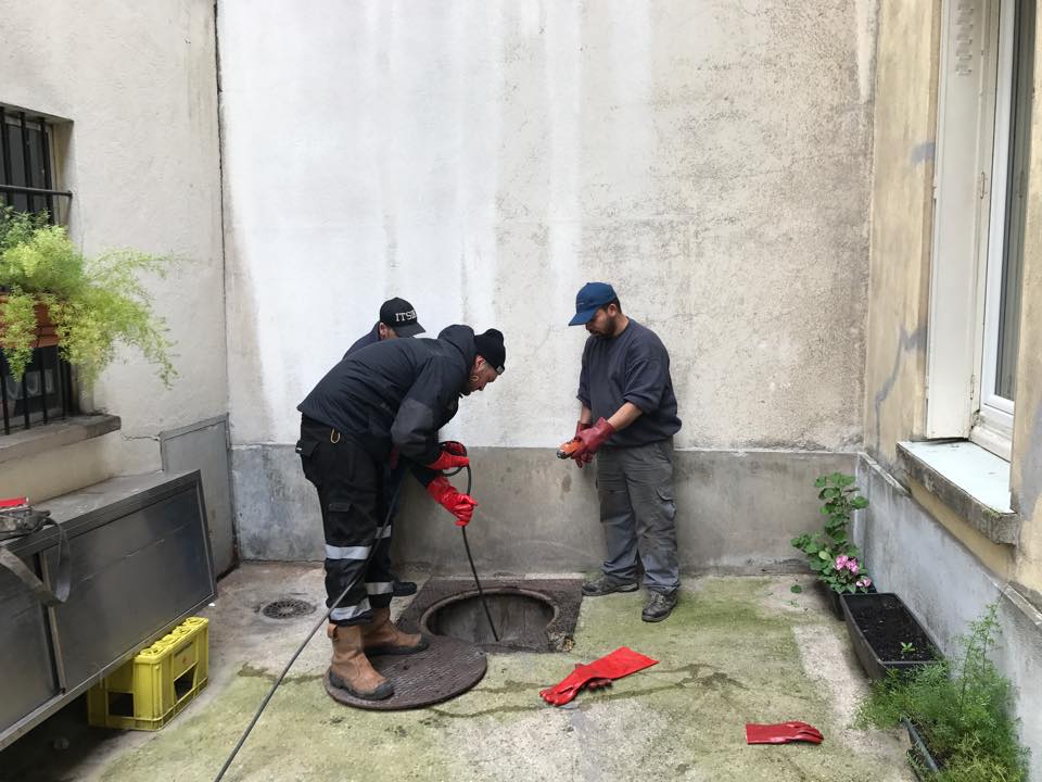 Intervention débouchage Île-de-France efficace